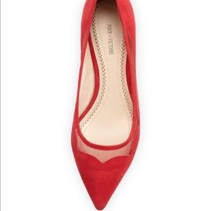 Pour La Victoire Red Scallop Pumps sz 7.5